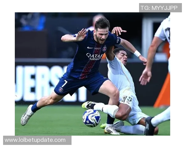 德甲精彩对决巴黎圣日耳曼与AC米兰战成平局引发热议