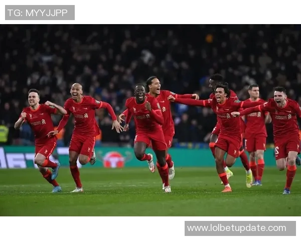 西甲激战巴黎圣日耳曼与利物浦战平神奇扑救引发转会热议