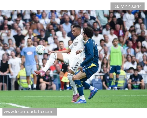 西甲大战:皇马大胜切尔西红牌事件引发全场热议战术解析 西甲大战:皇马大胜切尔西红牌事件引发全场热议战术解析