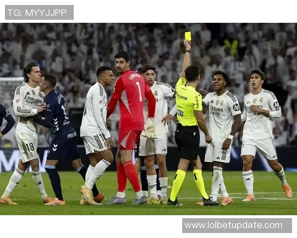 国王杯激战皇马大胜那不勒斯神奇扑救引发争议判罚全场沸腾